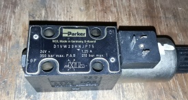 2 x Parker directionele regelklep D1VW20HNJP75 