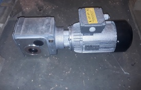16 x Reductor Rexroth 0.75 kw, 39 rpm 