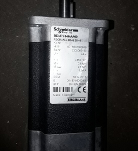 Servomotor Schneider BDM7744HAA00 