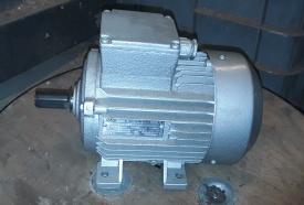 2 x Elektromotor Axis 0.75 kw, 1.395 rpm 