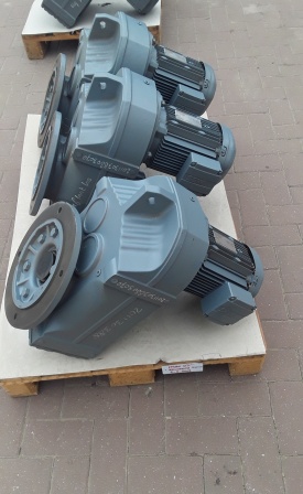 3 x Reductor SEW 2.2 kw, 19 rpm 
