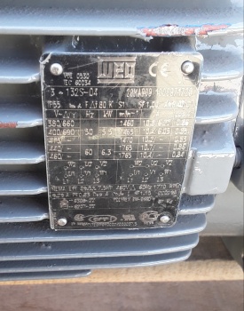 Reductor WEG 5.5 kw, 695 rpm 