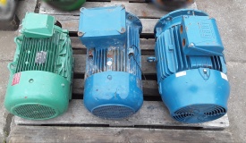 3 x Elektromotor 1.400 rpm 