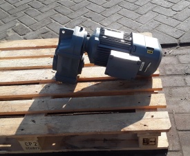 Reductor SEW met parallel shaft 1.5 kw, 66 rpm 