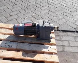 Reductor SEW 0.75 kw, 46 rpm 