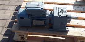 Reductor SEW 0.55 kw, 48 rpm 