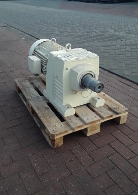 Reductor SEW 30 kw, 53 rpm 