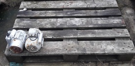 2 x Elektromotor 2.900 rpm 