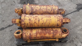 28 x Hydrauliek cilinders