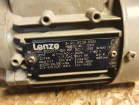 Reductor Lenze 0.12 kw, 3.2 rpm 