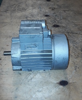 5 x Elektromotor MEZ 0.37 kw, 1.435 rpm 220 volt 