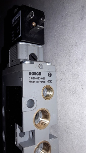 2 x Bosch magneetventiel 0 820 023 026 