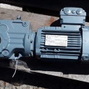3 x Reductor SEW met rem 0.75 kw, 48 rpm 