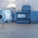 4 x Reductor SEW met rem 0.75 kw, 62 rpm 